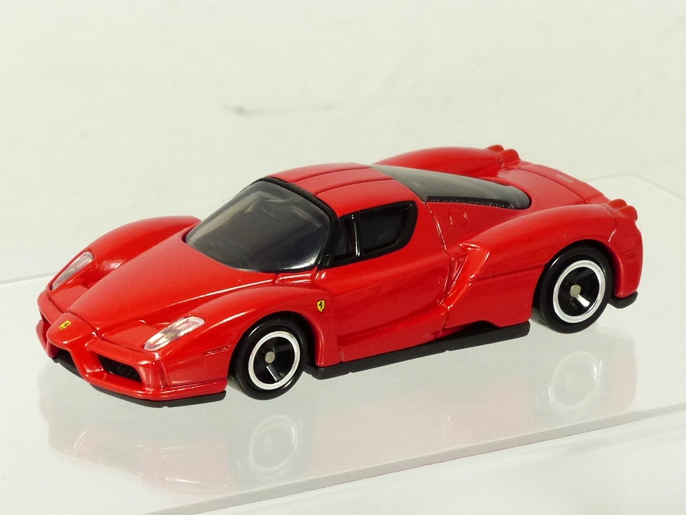 tomica-011-ferrari-enzo-red-1