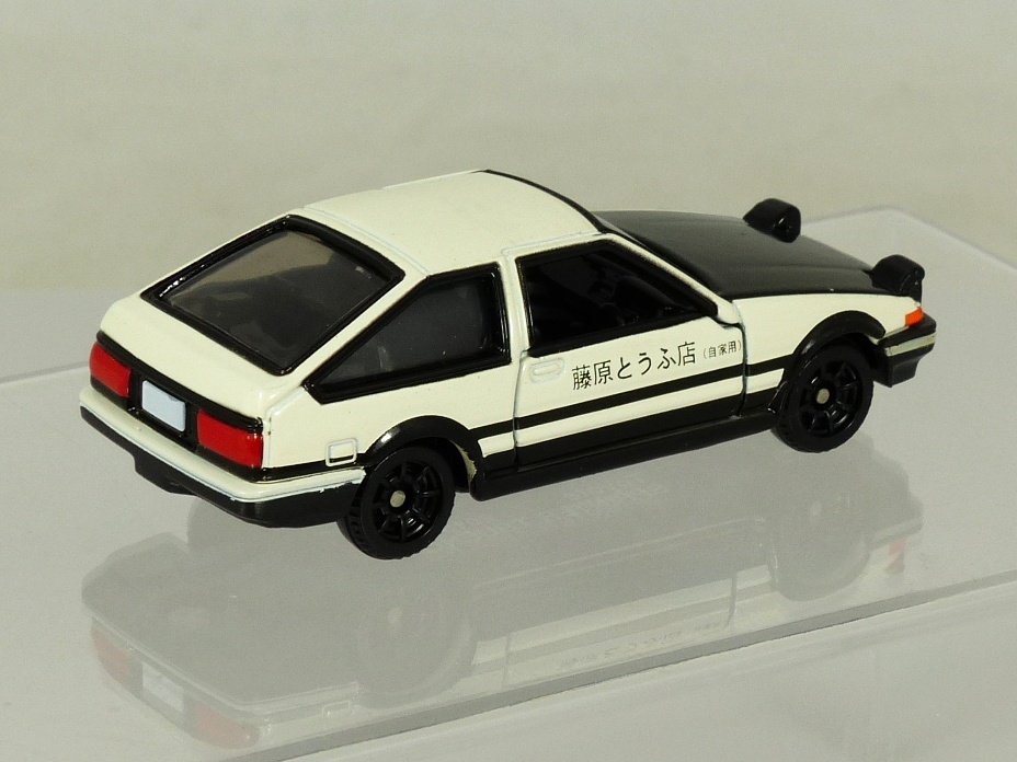 tomica-dream-145-toyota-ae86-trueno-initial-d-4
